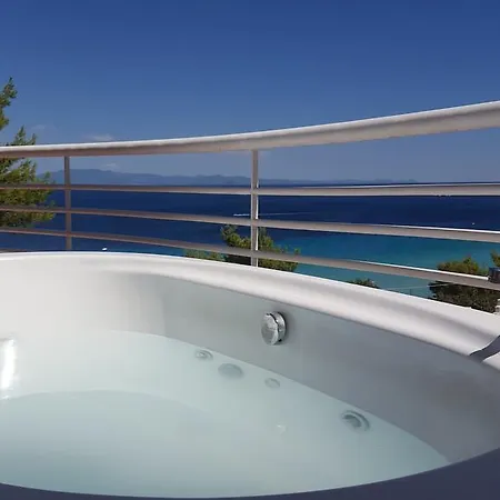 Amelia Luxury *